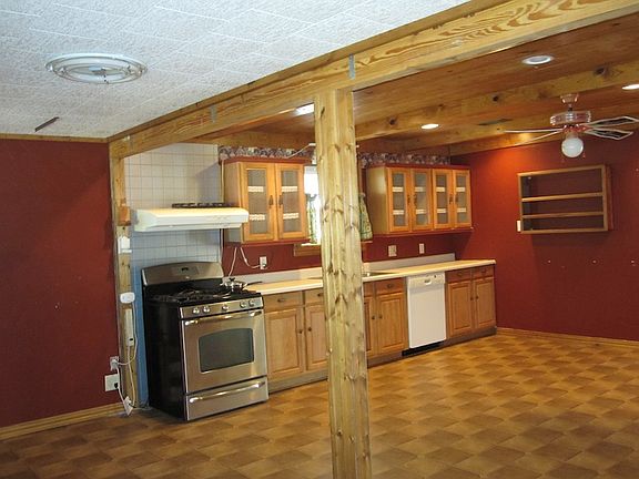 2nd image of 111 N 21st St