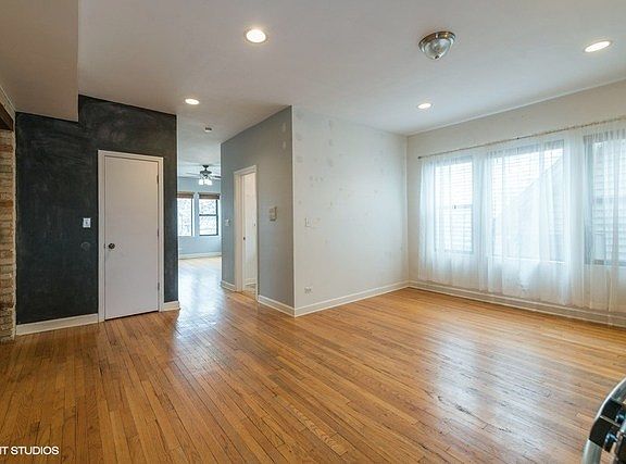 4th image of 2623 N California Ave #3N