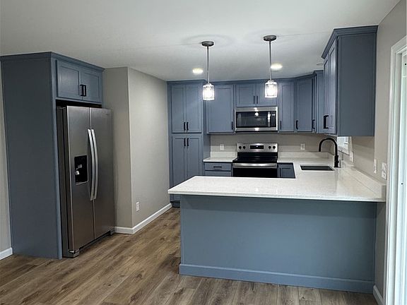 4th image of 452 6th St