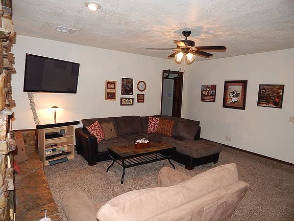 4th image of 204 S Morgan Dr