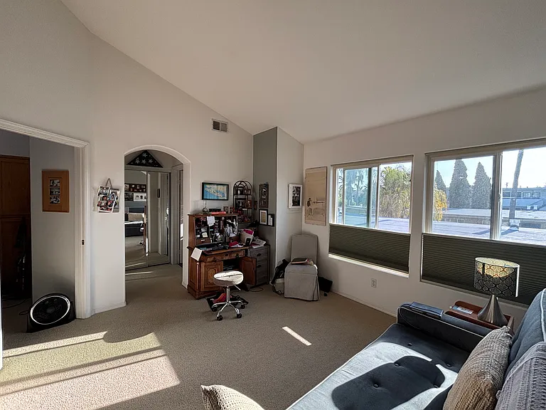 1321 Pacific Beach Dr #C — Photo 29