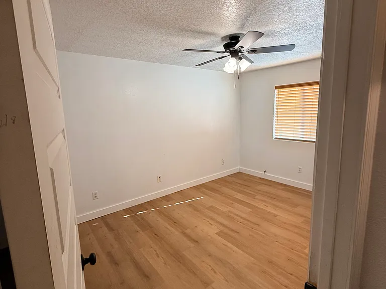 1407 El Camino Real St — Photo 18