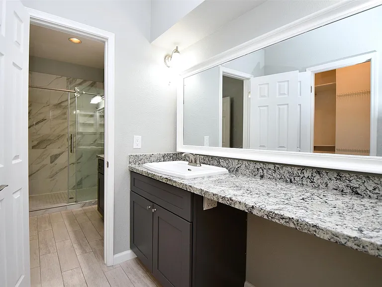 382 Wilcrest Dr — Photo 20