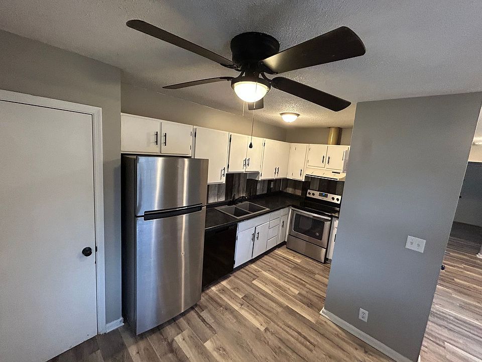 1st image of 2709 & 2711 N Kaster Ct