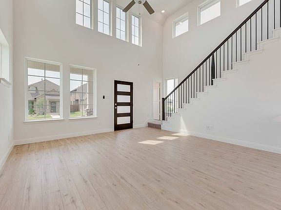 02_Newland_Representative Photo