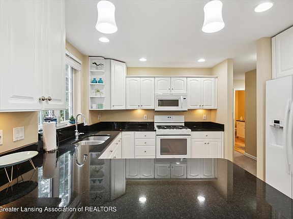 4th image of 6734 Seka Dr