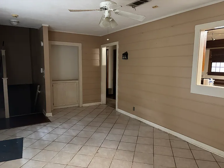 1503 Mossline Dr — Photo 2