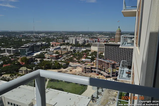 610 E Market St #2803 — Photo 8
