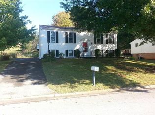 2929 Creekwood Dr, Salem, VA 24153