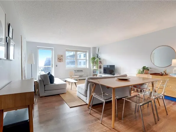 (undisclosed Address), Far Rockaway, NY 11693