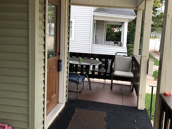 4th image of 19 E Melvin Ave