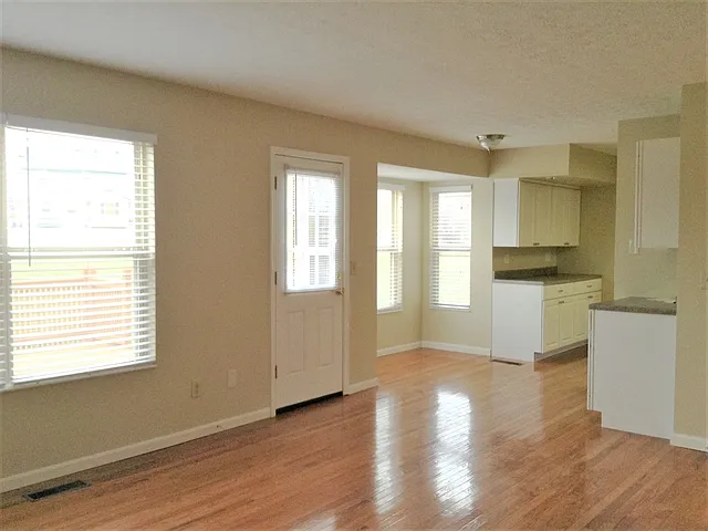 6486 Cobblers Trl — Photo 4