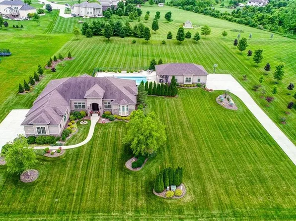 1767 Grand Cypress Blvd, Waynesville, OH 45068