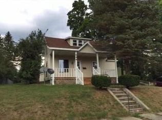 544 W Upton Ave, Reed City, MI 49677