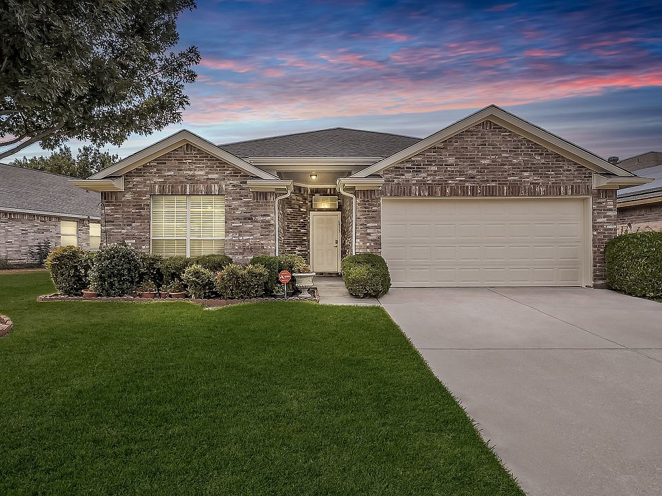 1st image of 6833 Bluff View Dr