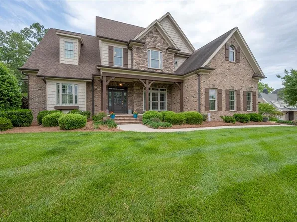 921 Montrachet Ct, Lewisville, NC 27023