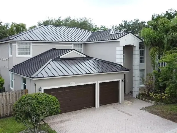 12720 NW 18th Ct, Pembroke Pines, FL 33028
