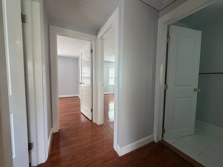90 Allengate Ave — Photo 5