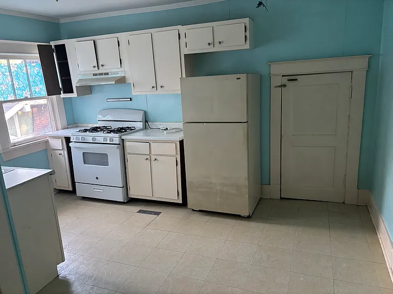 2380 Parkway Pl #1 — Photo 3
