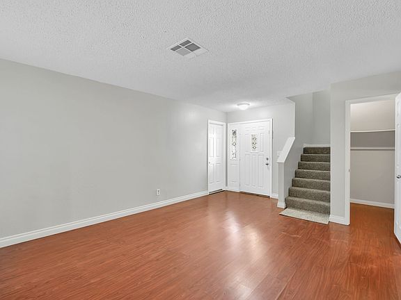 3rd image of 8136 Spur Ct