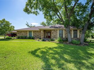 778 E Bellville St, Giddings, TX 78942
