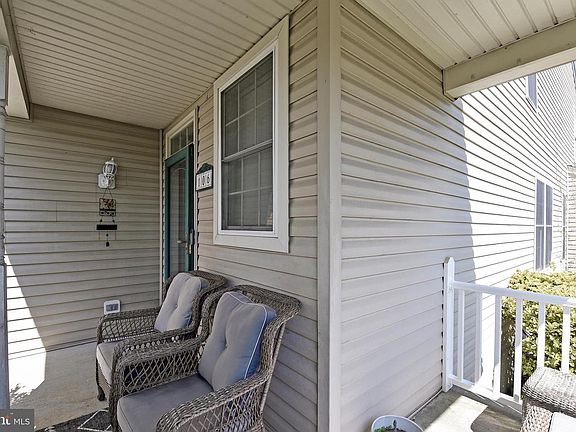 3rd image of 106 Cove Point Way