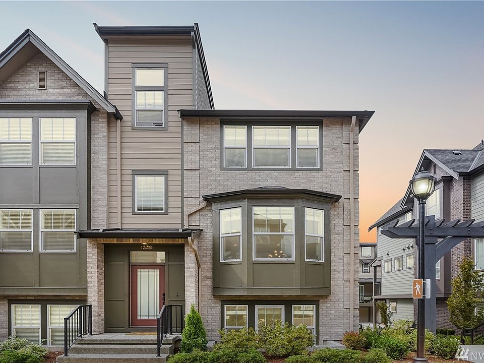 1st image of 1345 Brooklyn Walk NE