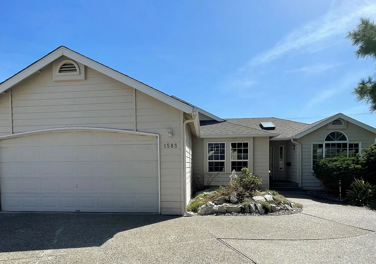 Now renting 3 bedroom House — Photo 1