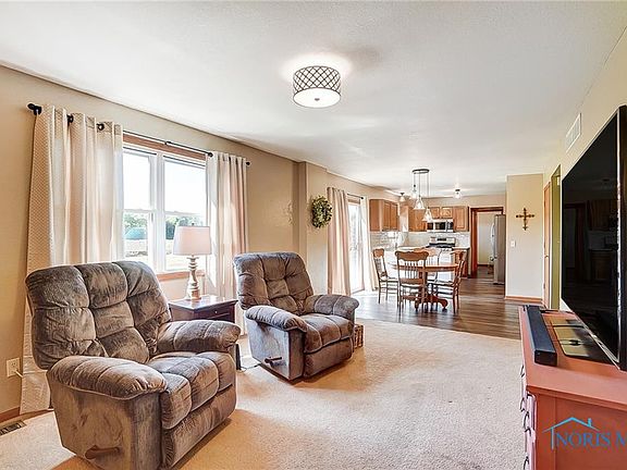 5th image of 608 Bierley Ave