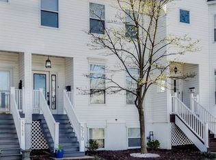 5770 Westminster Pl, Saint Louis, MO 63112