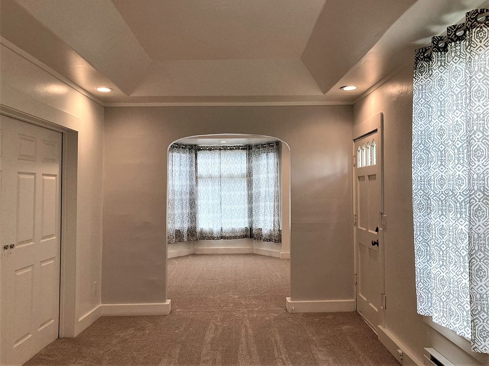 1st image of 2526 Broadway Ave #1