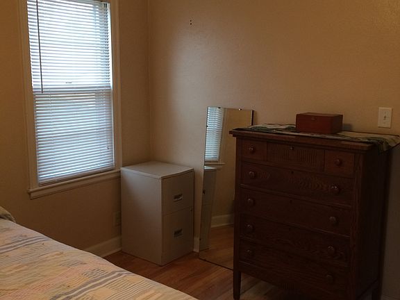 5th image of 2657 S Cedar St