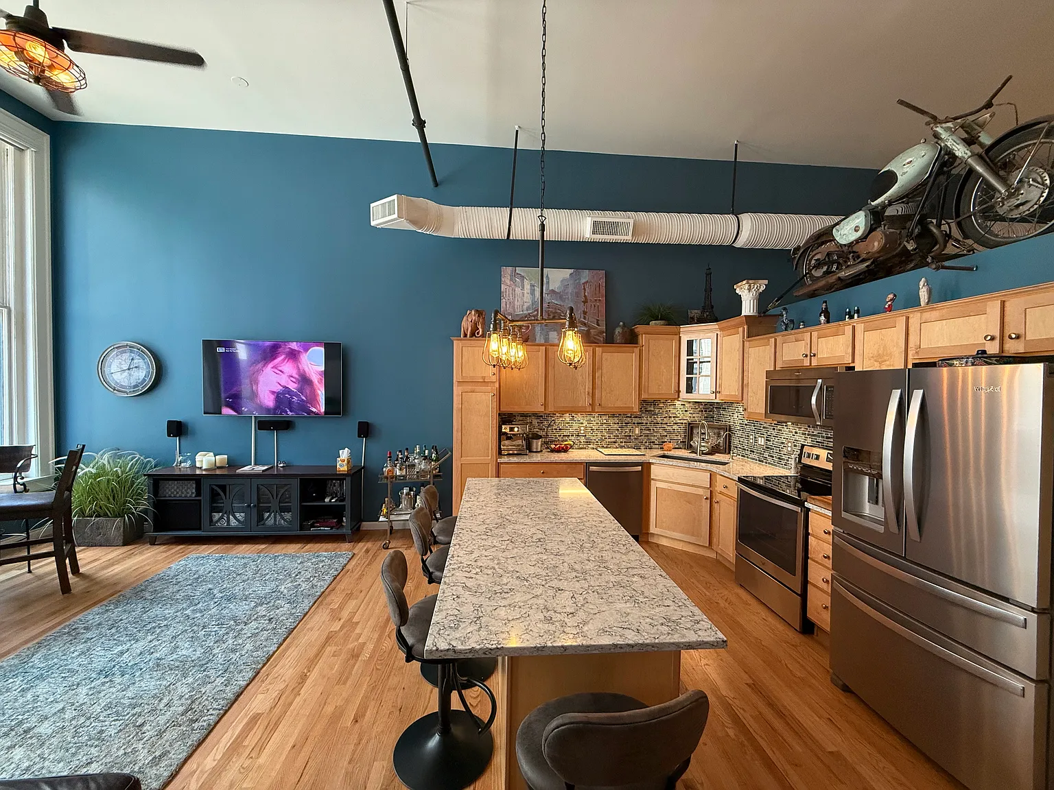 1555 California St — Photo 2