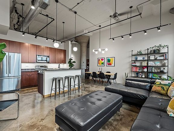 3rd image of 444 W Willis St Unit 304