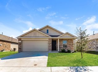 313 Falling Star Dr, Fort Worth, TX 76052