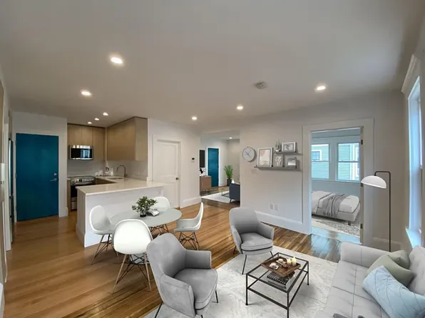 3 Ropes St #2L, Salem, MA 01970