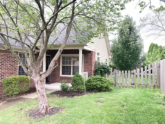 2nd image of 10778 Lexington Dr