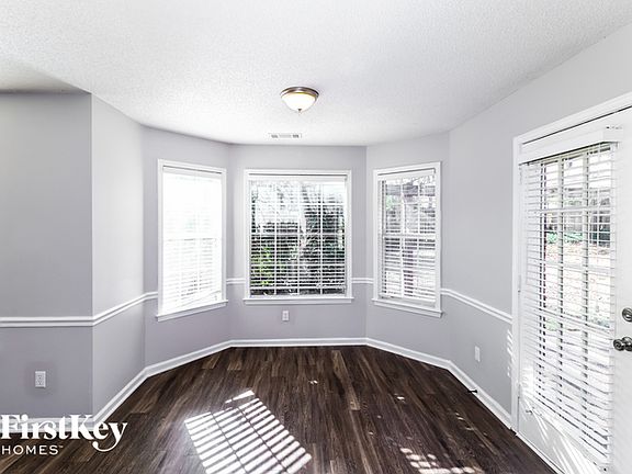 4th image of 8213 Hampton Woods Cv