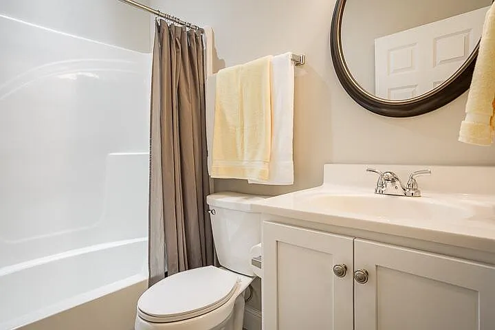 919 Windsor Isle Dr — Photo 4