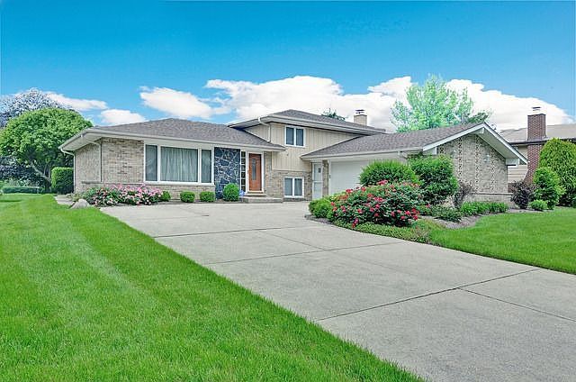 1st image of 7808 Blackberry Ln