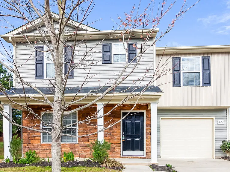 204 Ravenridge Ct — Photo 1