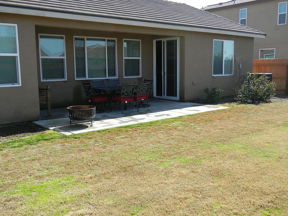 2nd image of 2412 S Playa Ave