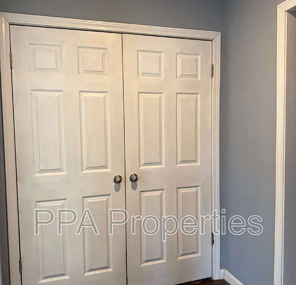 221 Willow Ave — Photo 3