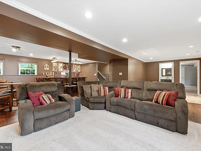 704 Seaton Ct SE — Photo 43