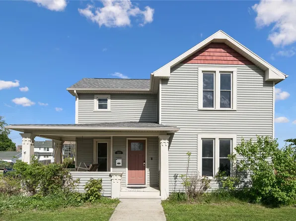 387 11th St, Marion, IA 52302
