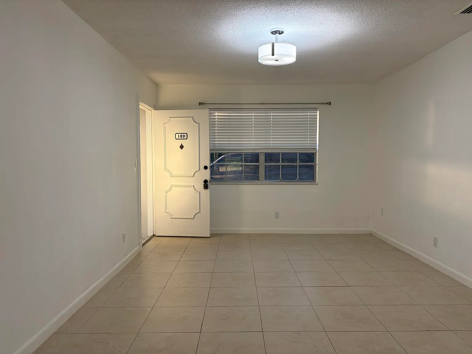 2 bed, 2.0 bath, 892 sqft, $2,000 — Photo 4