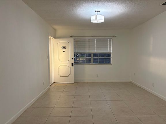 4th image of 298 SW 6th St #1090
