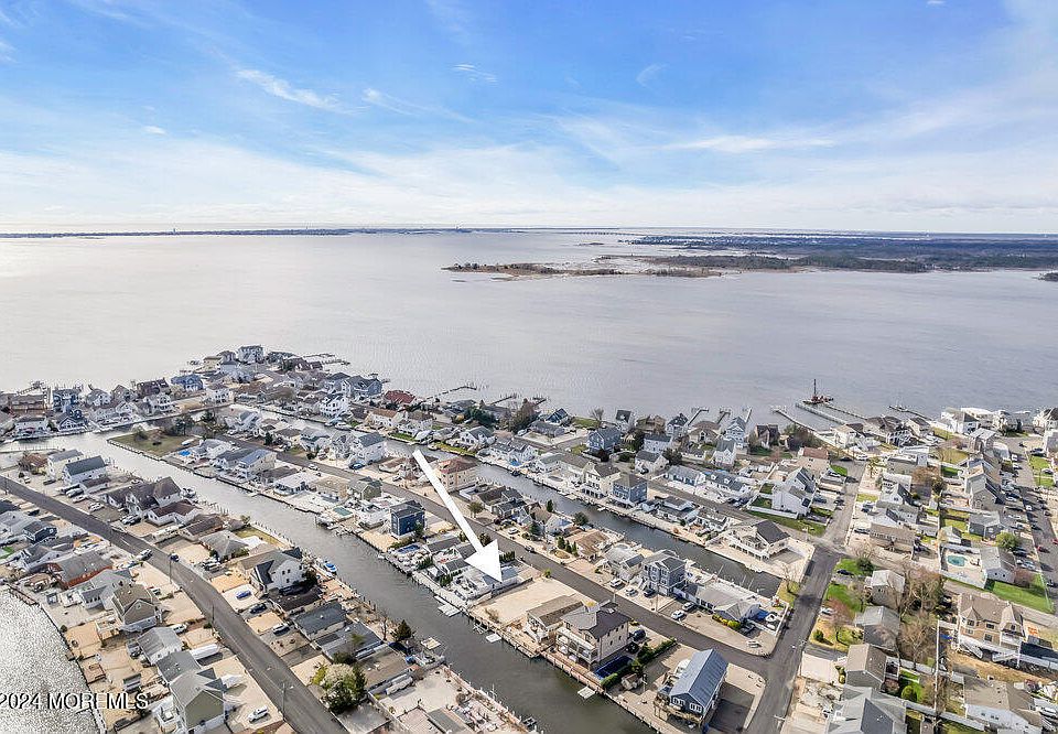 1st image of 316 Silver Lagoon Drive