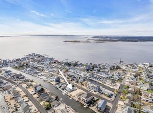 316 Silver Lagoon Dr, Toms River, NJ 08753