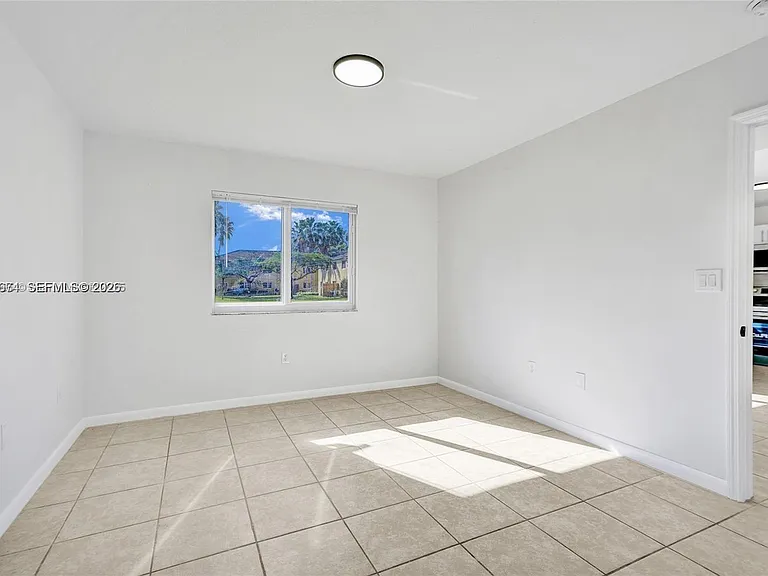 3398 NE 9th Dr #104 — Photo 9